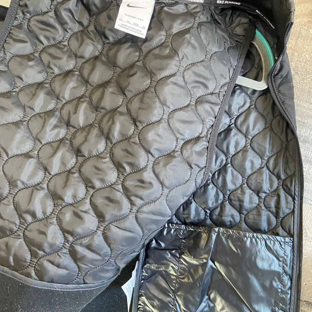 Nike Black Quilted Therma-fit Nike Running vest size xs